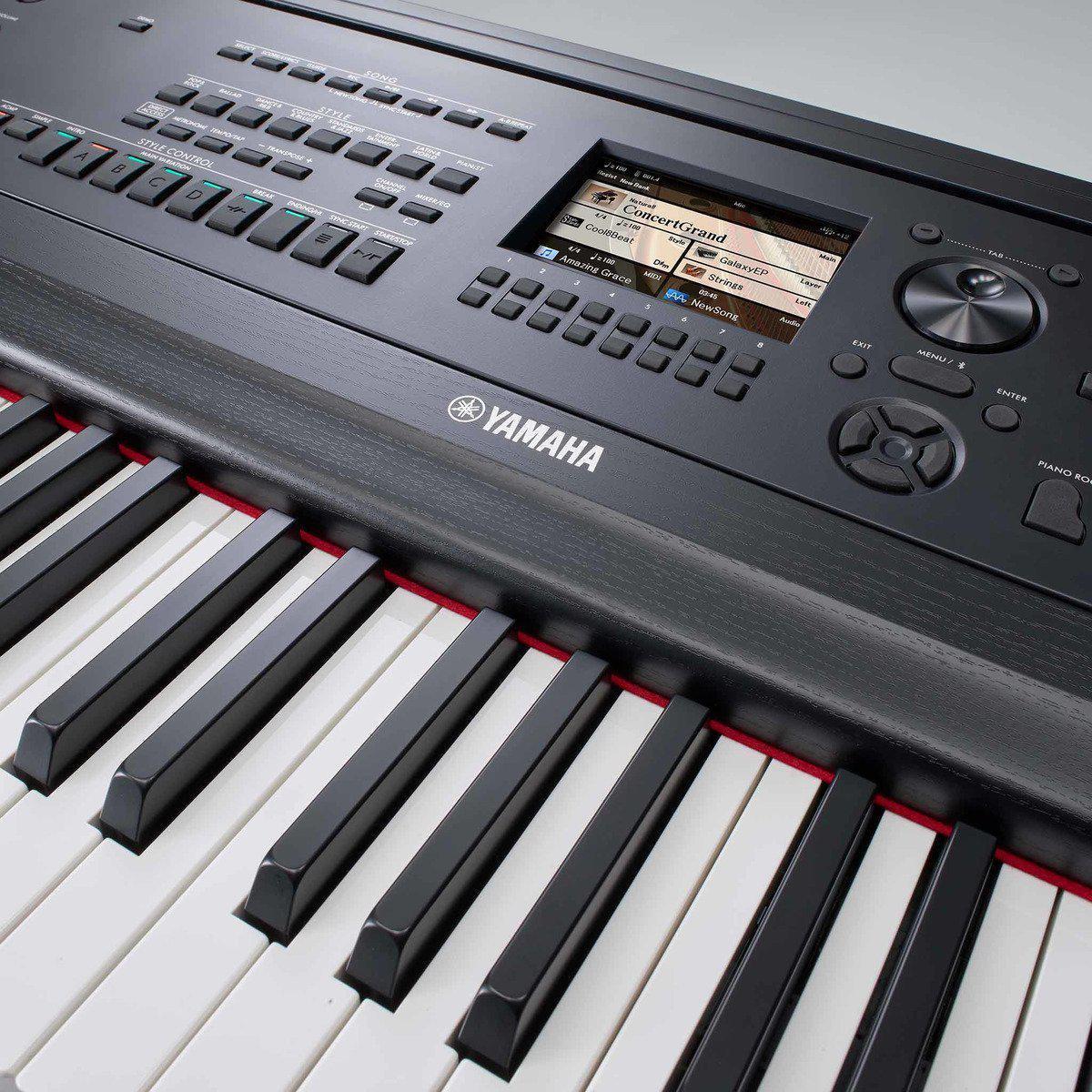 Yamaha DGX670 Tragbarer DigitalflügelYamaha DGX670 Tragbarer Digitalflügel  